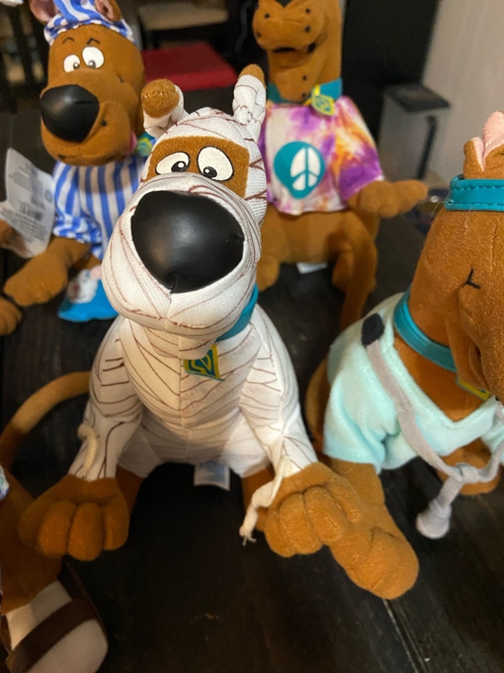 Scooby-Doo Plush Toy - Brown Scooby-Doo Stuffed Animal - Picture 5 of 10